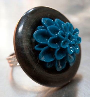 Blå blomster ring